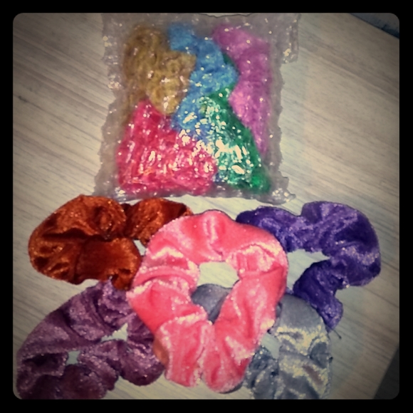 NWT 6 RANDOMLY SELECTED Multicolored Schrunchies - Picture 1 of 1